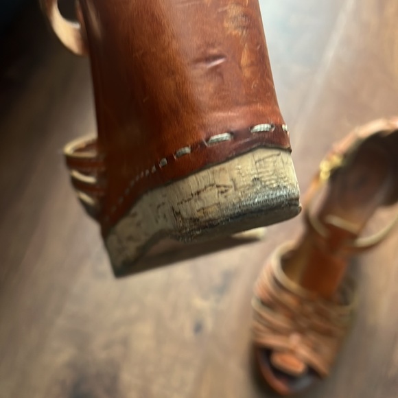 Chloe Tan Leather Double C Buckle T Strap Cork Wedge Platform Sandals - Picture 12 of 14